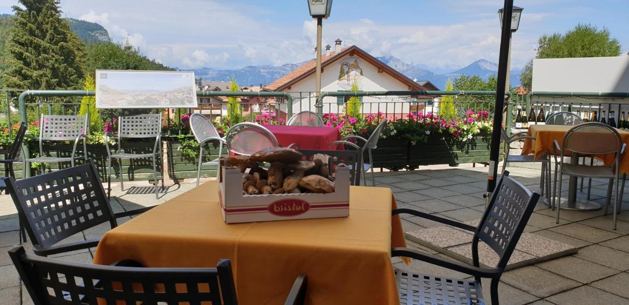 Hotel Martinella Folgaria Exterior photo