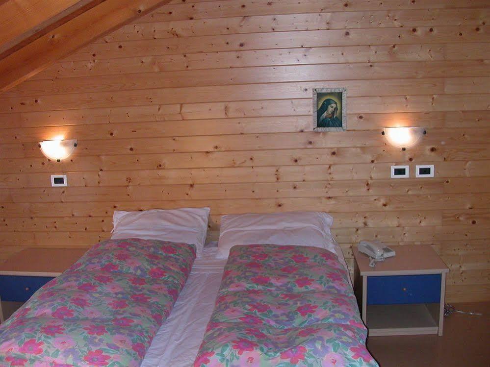 Hotel Martinella Folgaria Exterior photo